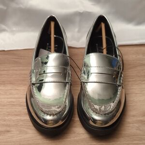 NWT Worthington Silver Metallic Loafers